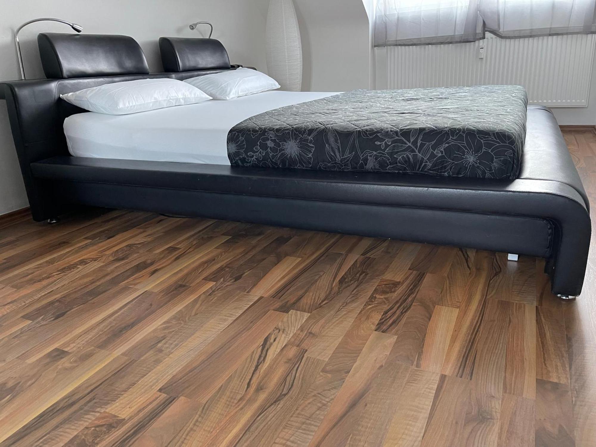 Geraeumige 3-Zimmer-Ferienwohnung Im Herzen Von คาสเซล ภายนอก รูปภาพ