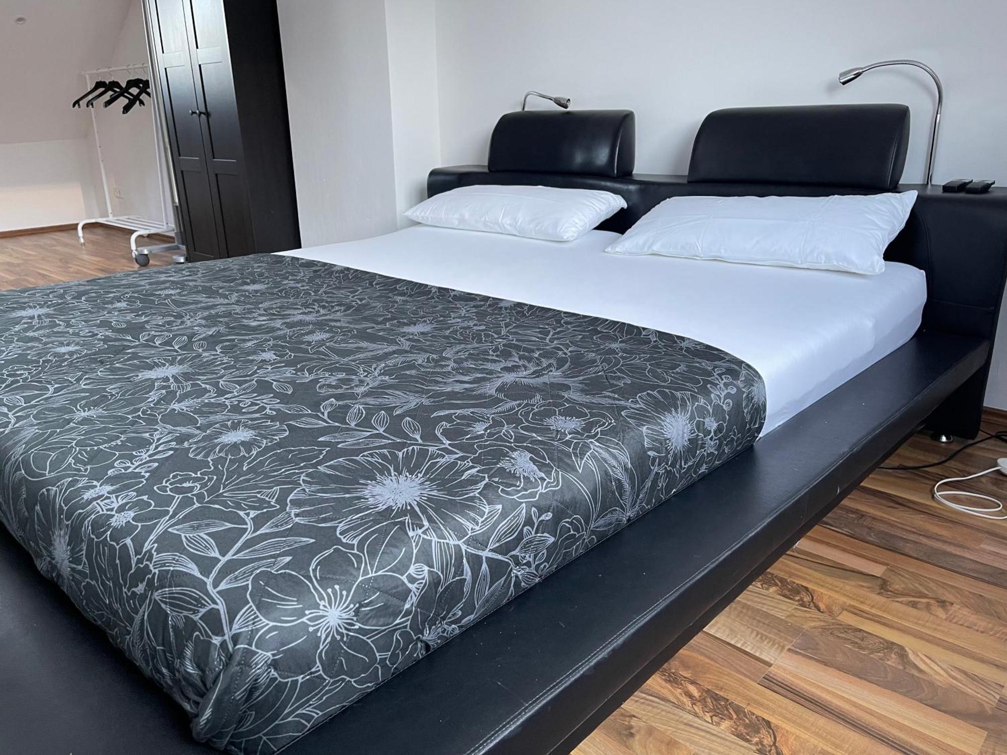 Geraeumige 3-Zimmer-Ferienwohnung Im Herzen Von คาสเซล ภายนอก รูปภาพ