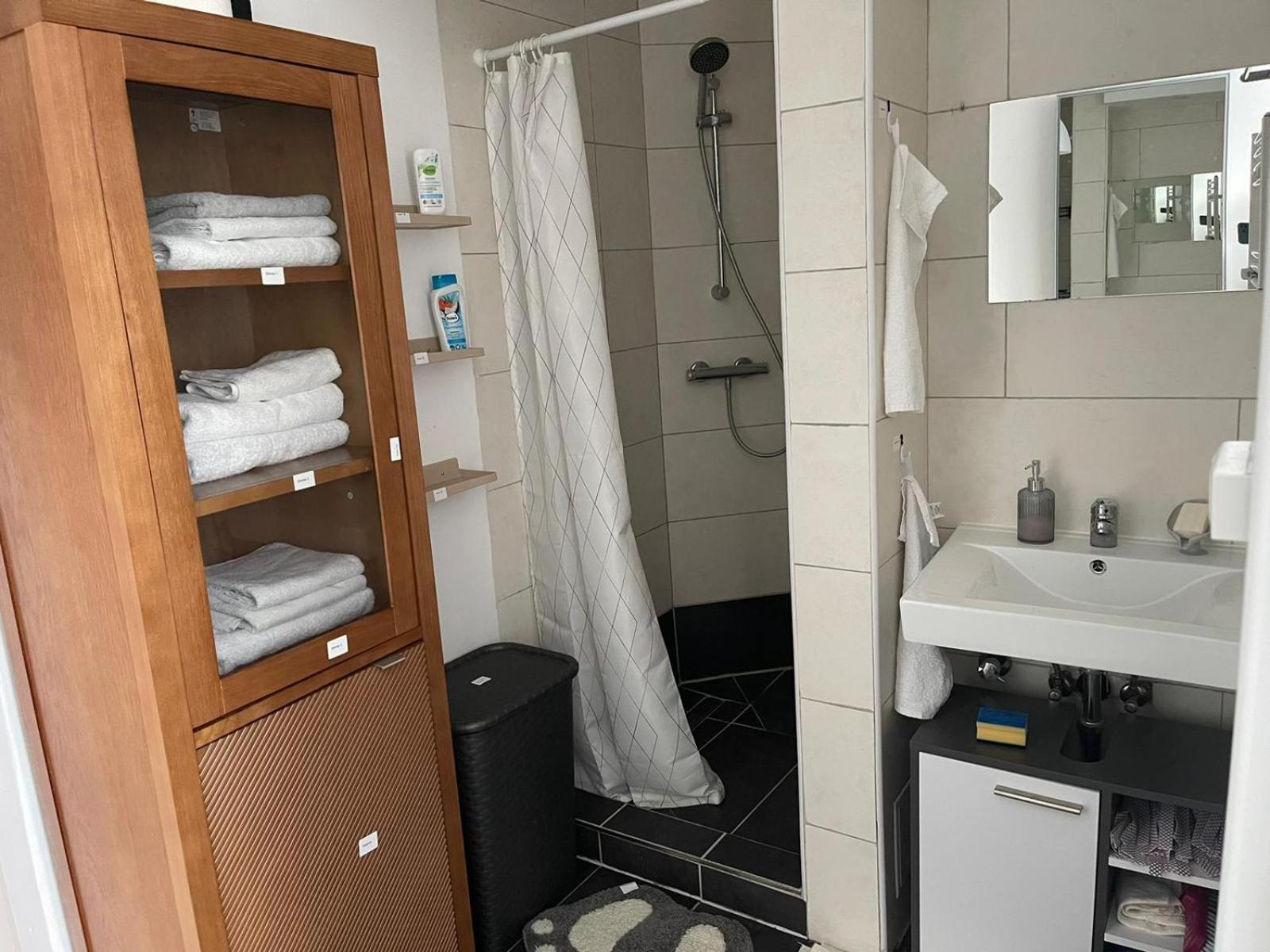 Geraeumige 3-Zimmer-Ferienwohnung Im Herzen Von คาสเซล ภายนอก รูปภาพ
