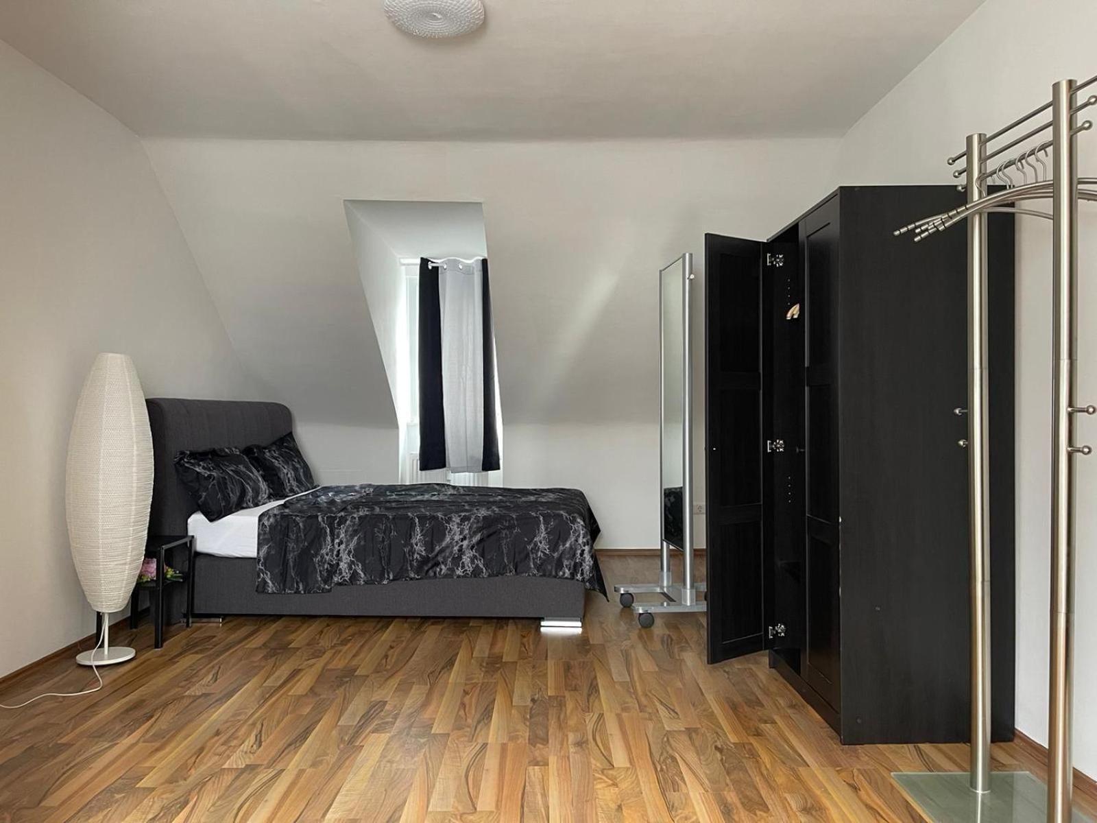 Geraeumige 3-Zimmer-Ferienwohnung Im Herzen Von คาสเซล ภายนอก รูปภาพ