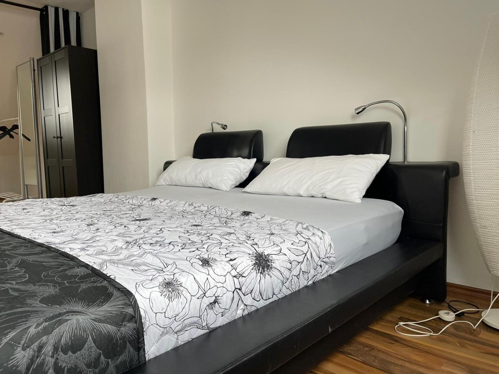 Geraeumige 3-Zimmer-Ferienwohnung Im Herzen Von คาสเซล ภายนอก รูปภาพ
