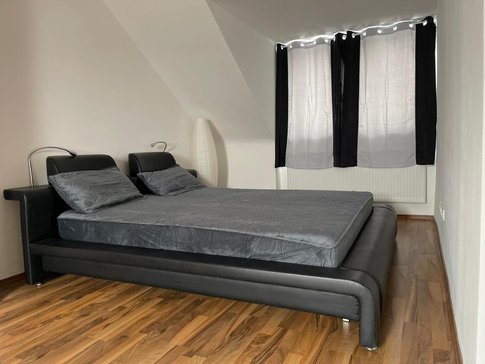 Geraeumige 3-Zimmer-Ferienwohnung Im Herzen Von คาสเซล ภายนอก รูปภาพ
