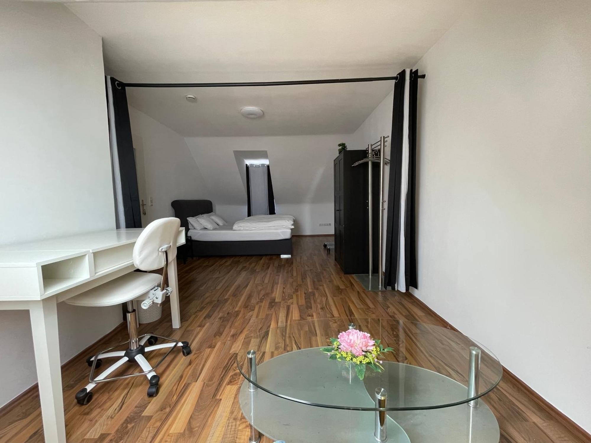 Geraeumige 3-Zimmer-Ferienwohnung Im Herzen Von คาสเซล ภายนอก รูปภาพ