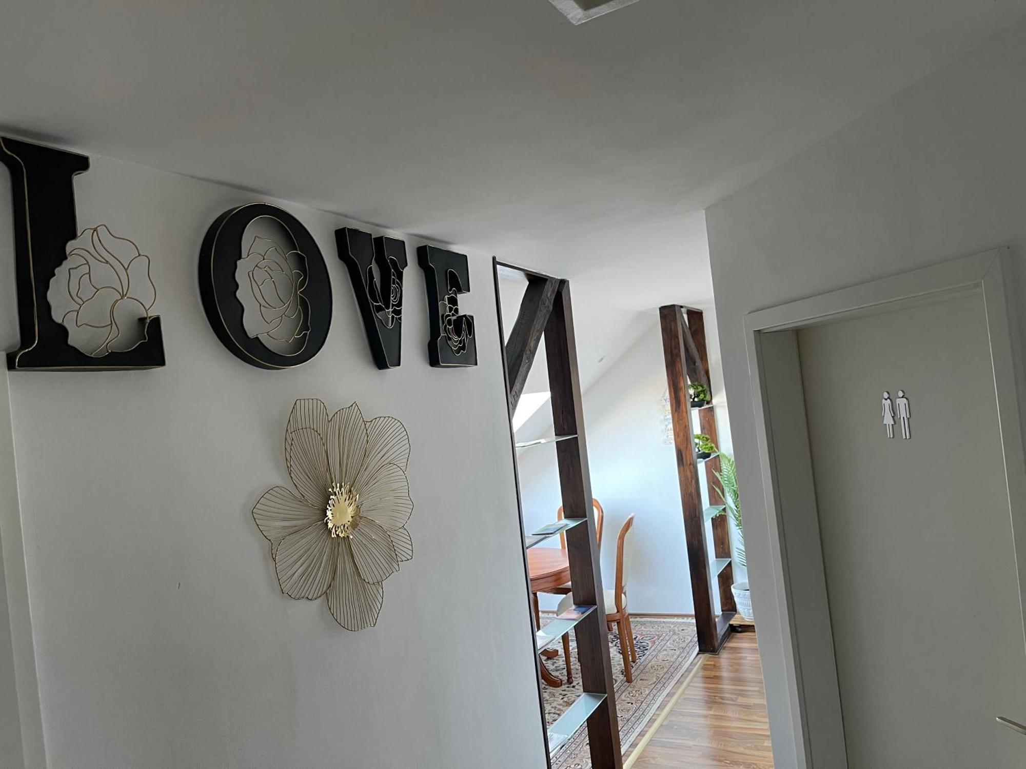 Geraeumige 3-Zimmer-Ferienwohnung Im Herzen Von คาสเซล ภายนอก รูปภาพ