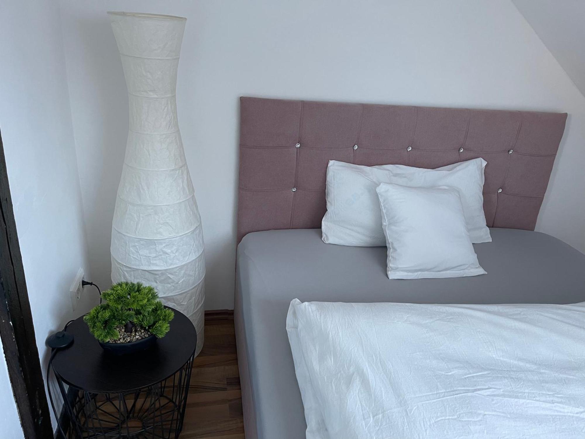Geraeumige 3-Zimmer-Ferienwohnung Im Herzen Von คาสเซล ภายนอก รูปภาพ